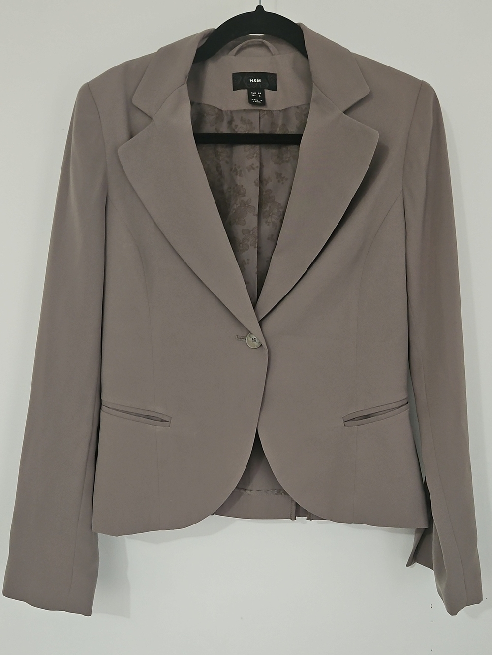 H&M Women's Blazer in Taupe Gray